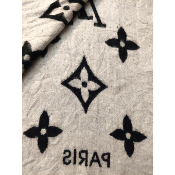 LOUIS VUITTON LV Reykjavik Black & Grey Reversible Cashmere Scarf Pre-Owned $995 - Picture 11 of 16